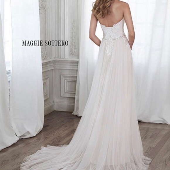 Brand New Maggie Sottero Wedding Gown - Picture 2 of 8